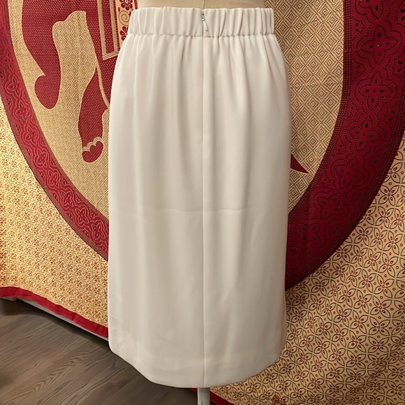 EUC J. Crew cream pencil skirt - Picture 2 of 7